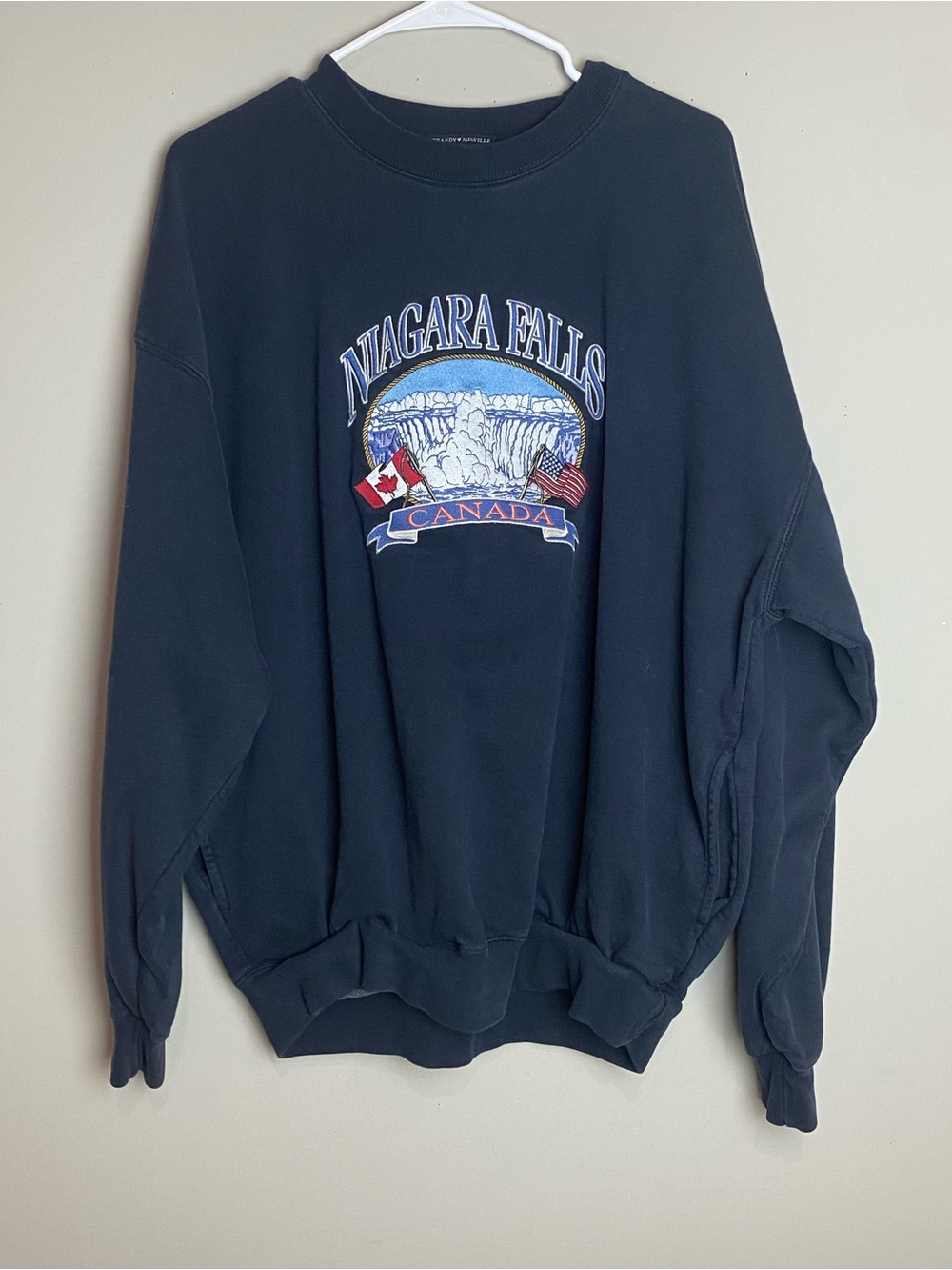 Brandy Melville Niagara Falls Canada Crewneck Sweatshirt - Navy Graphic Pullover